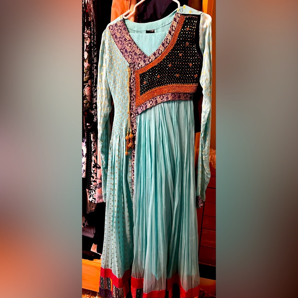 Pakistani suit